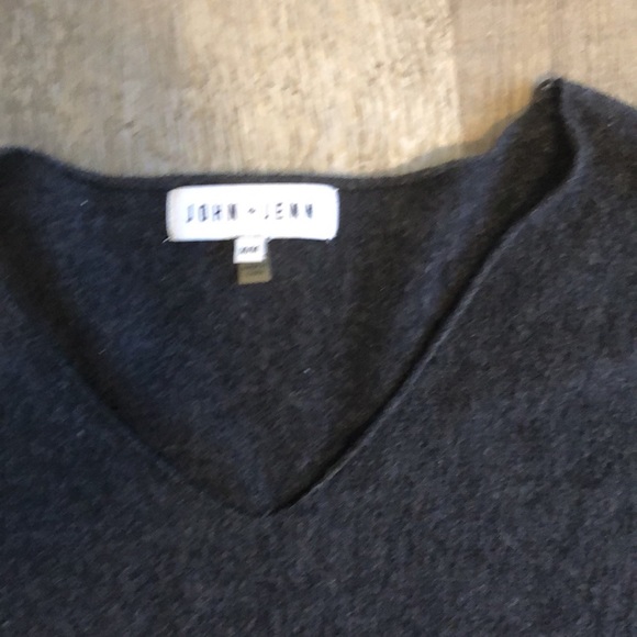 EUC John + Jenn sweater Medium - Picture 2 of 4